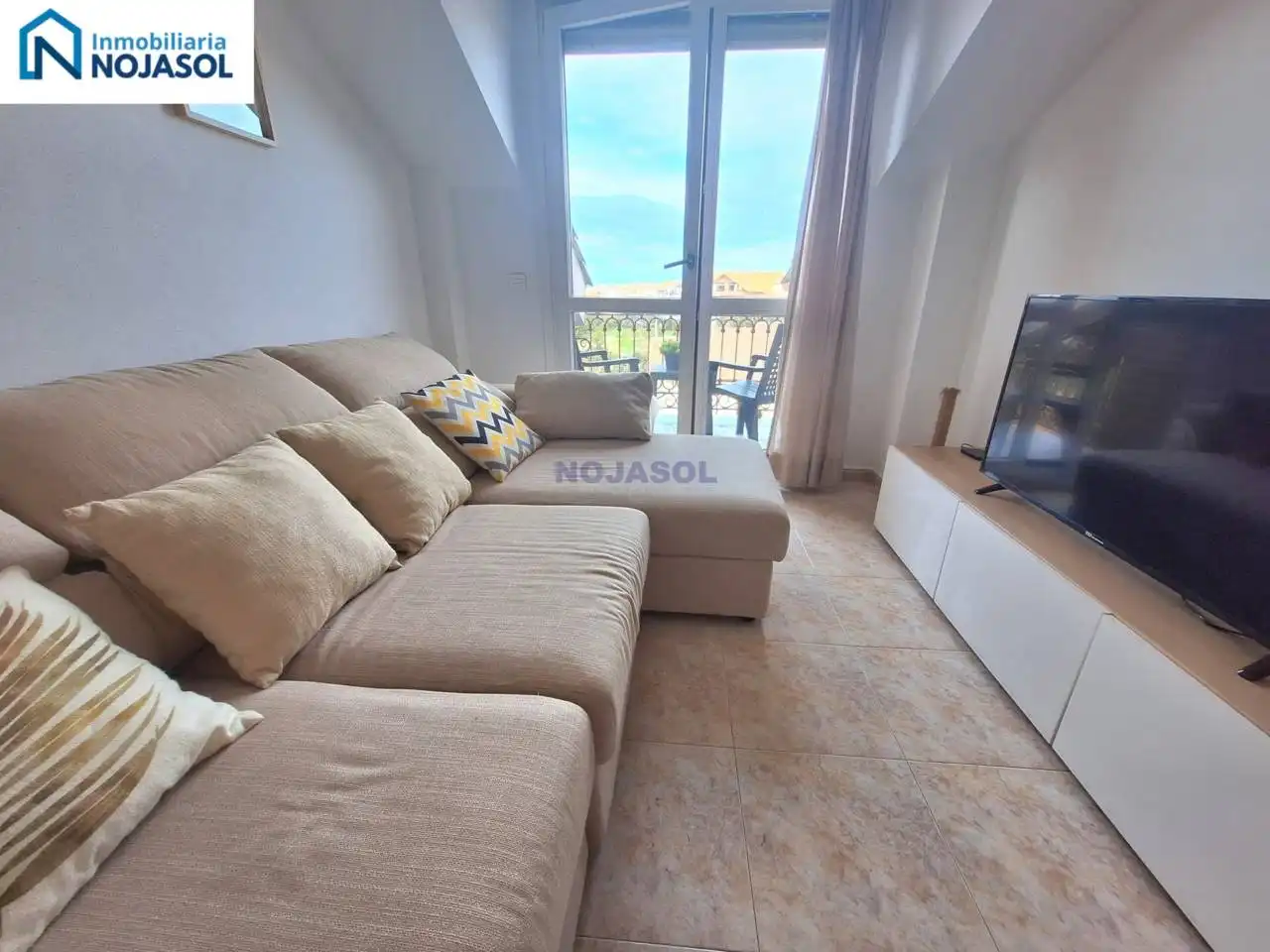 Wohnzimmer von Wohnungen zur Miete in Noja mit Heizung, Parkett und Terrasse