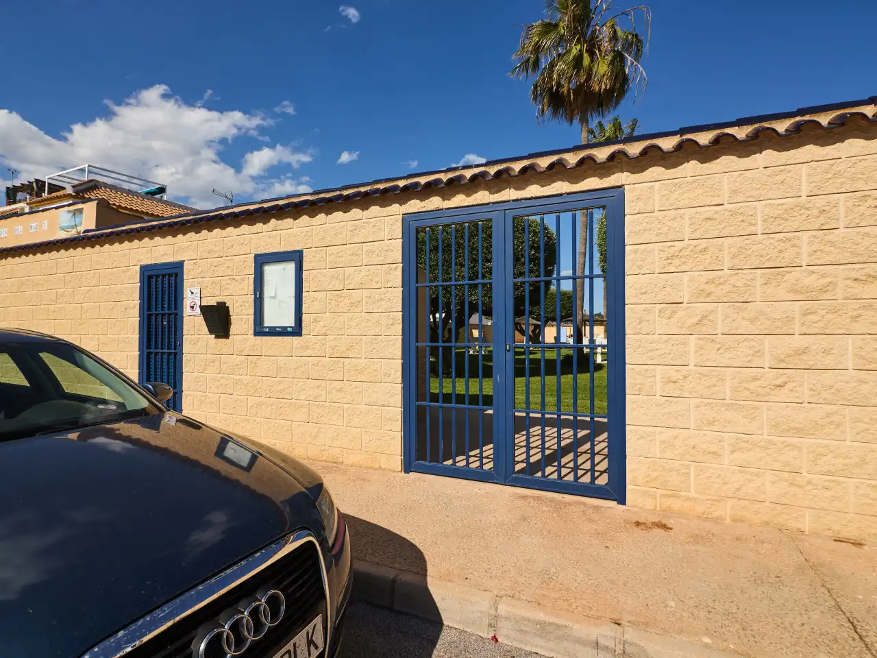 Vista exterior de Casa o xalet en venda en Torrevieja amb Aire condicionat, Calefacció i Terrassa