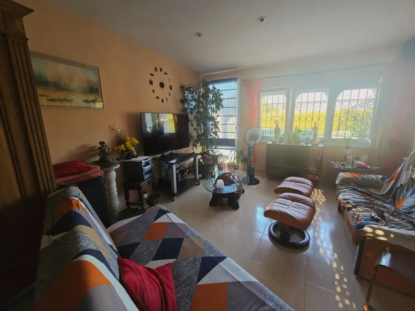 Sala d'estar de Casa o xalet en venda en Mont-roig del Camp amb Jardí privat, Traster i Piscina