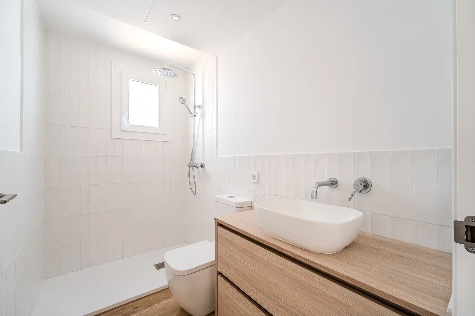 Badezimmer von Haus oder Chalet zum Verkauf in L'Ametlla de Mar  mit Klimaanlage, Heizung und Privatgarten