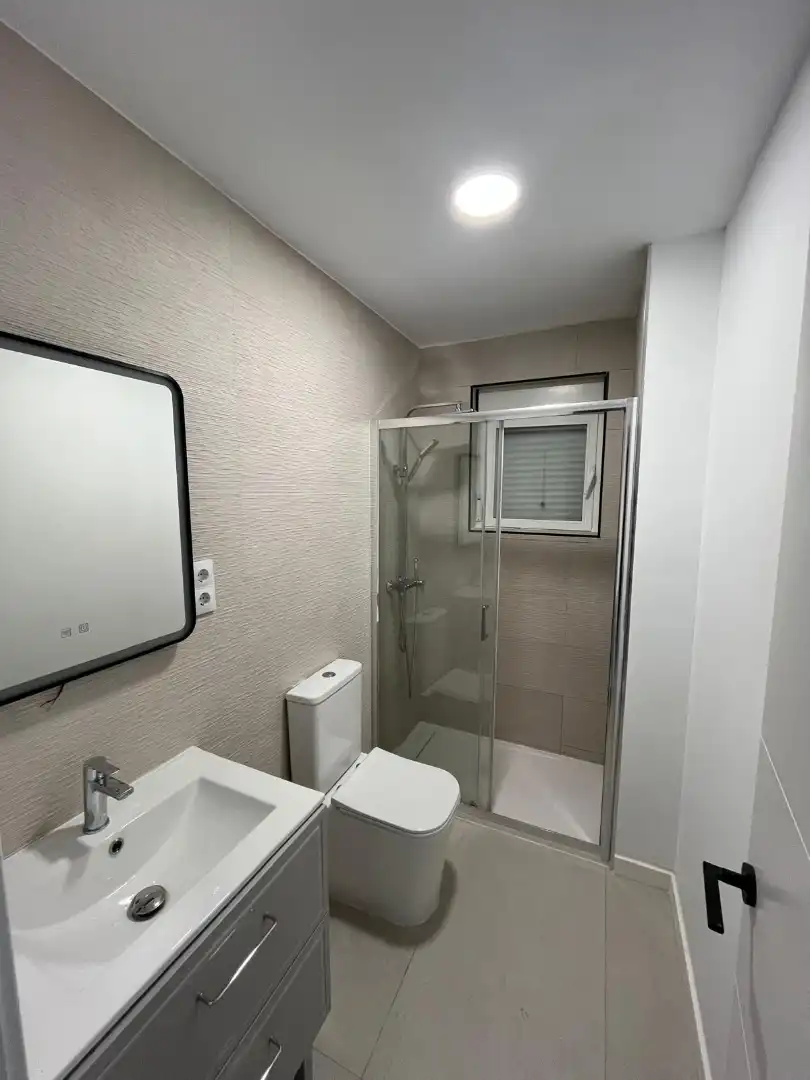 Baño de Local en venta en Parla