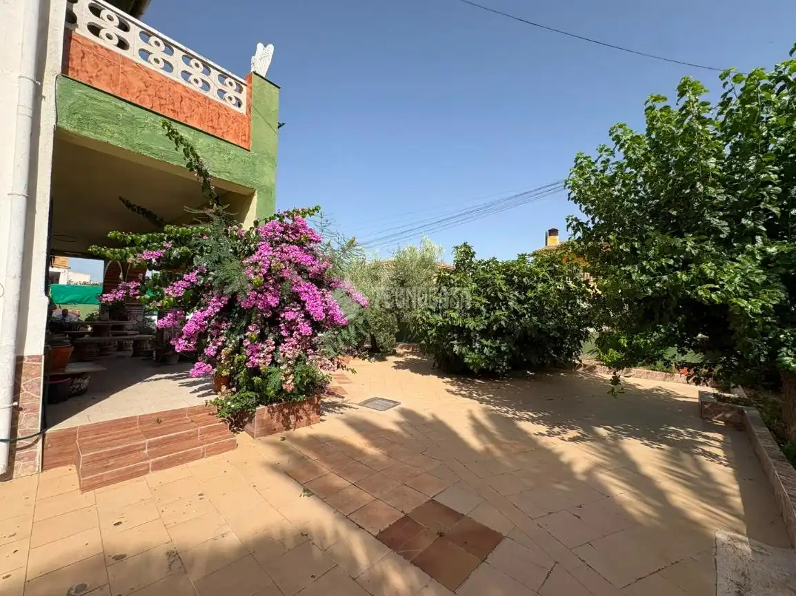 Jardín de Finca rústica en venta en Jaén
