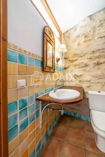 Bany de Casa o xalet en venda en Úbeda amb Terrassa i Balcó