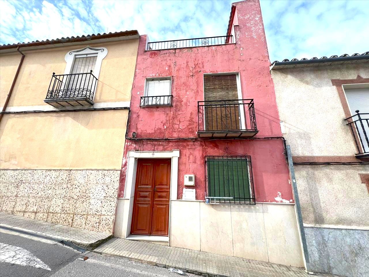 Vista exterior de Casa o xalet en venda en Rute amb Terrassa