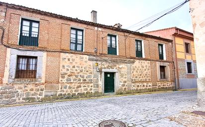 Vista exterior de Casa o xalet en venda en Villacastín amb Jardí privat