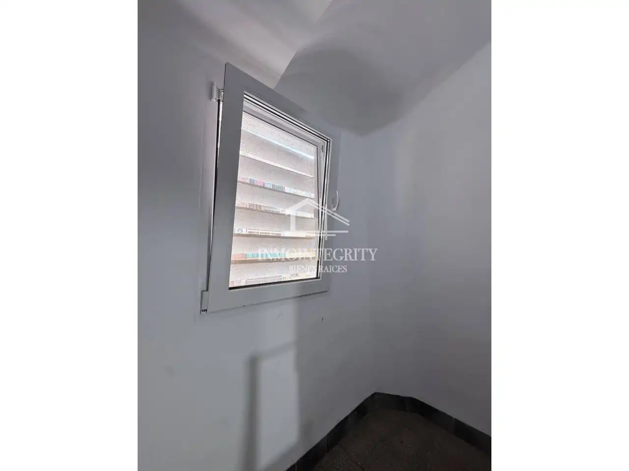 Piso en venta en Castellón de la Plana / Castelló de la Plana con Aire acondicionado, Calefacción y Amueblado