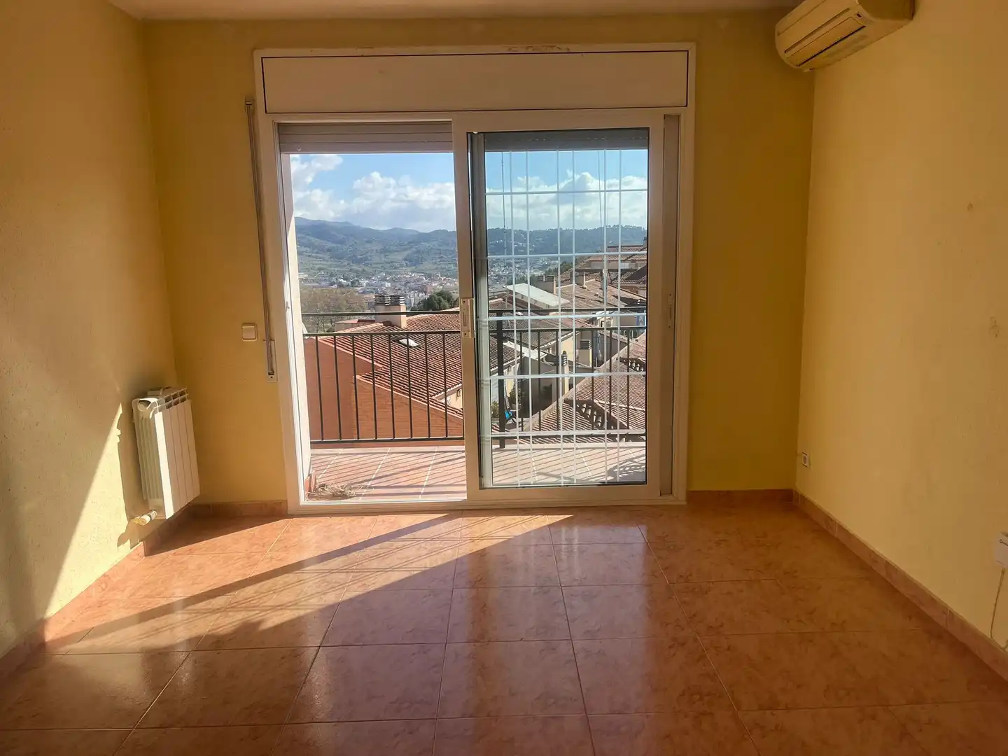 Vista exterior de Piso en venta en Esparreguera con Calefacción