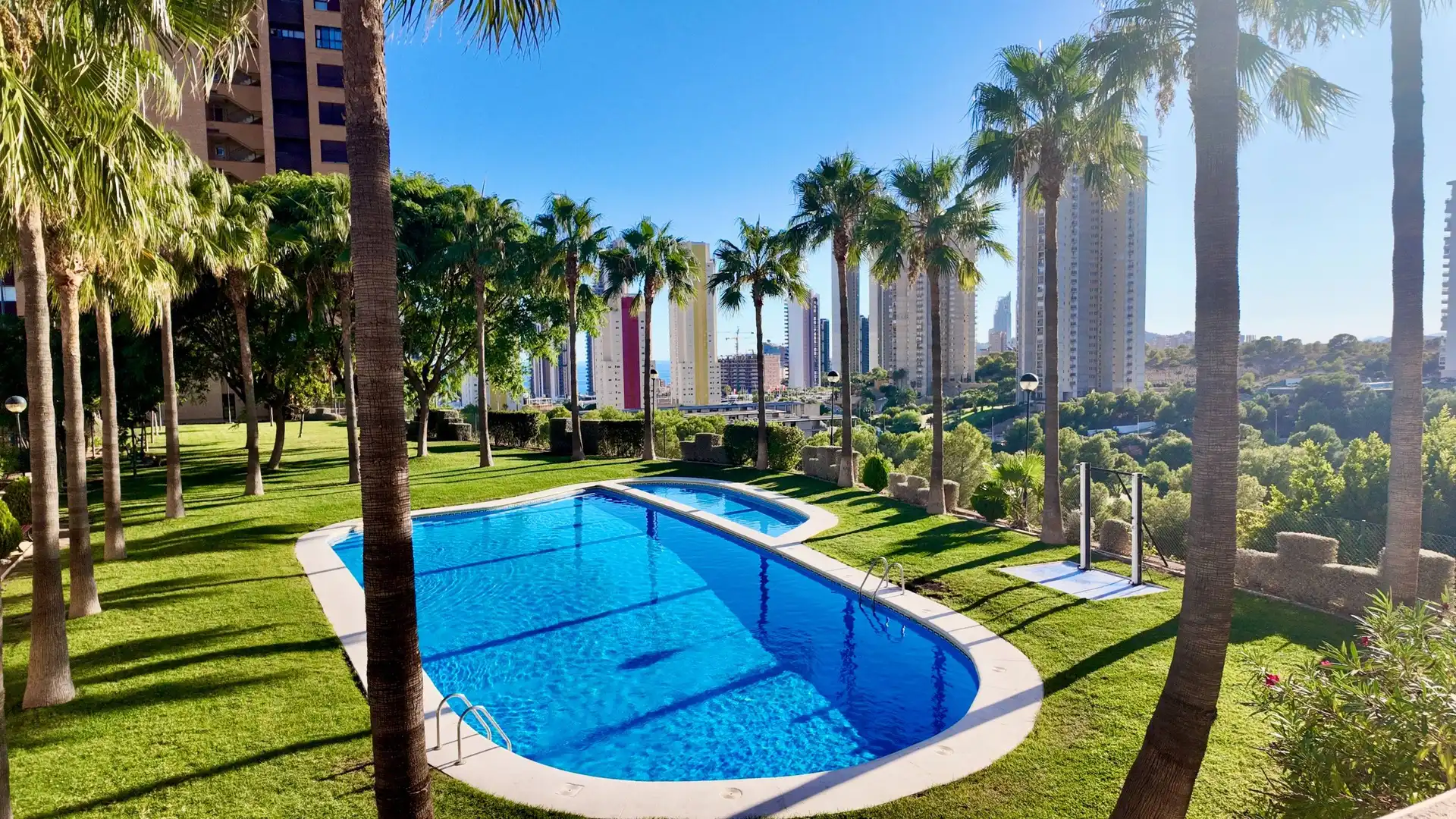 Flat with pool for sale in Calle Calle Presidente Adolfo Suárez