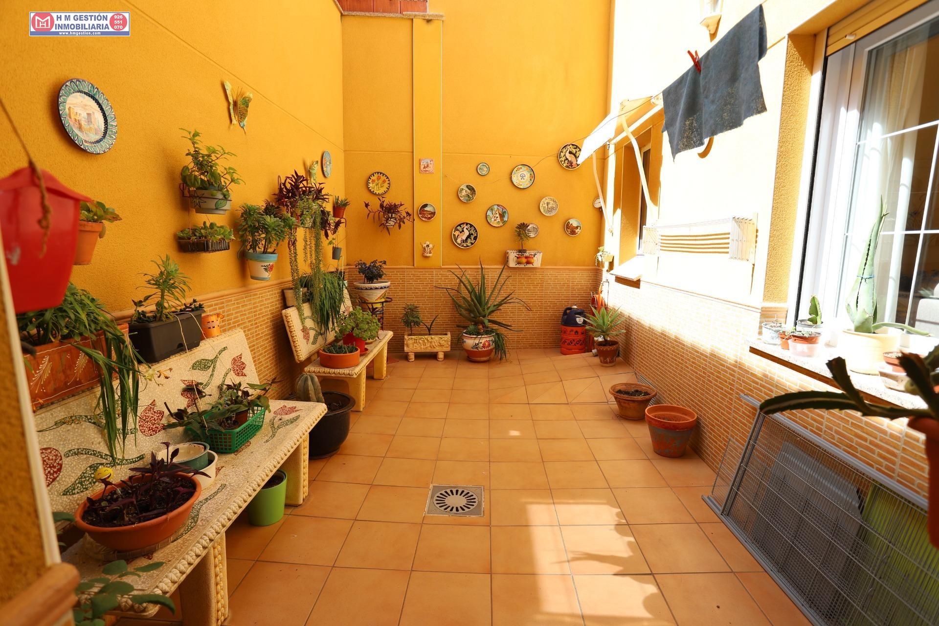 Terraza de Piso en venta en Alcázar de San Juan con Calefacción