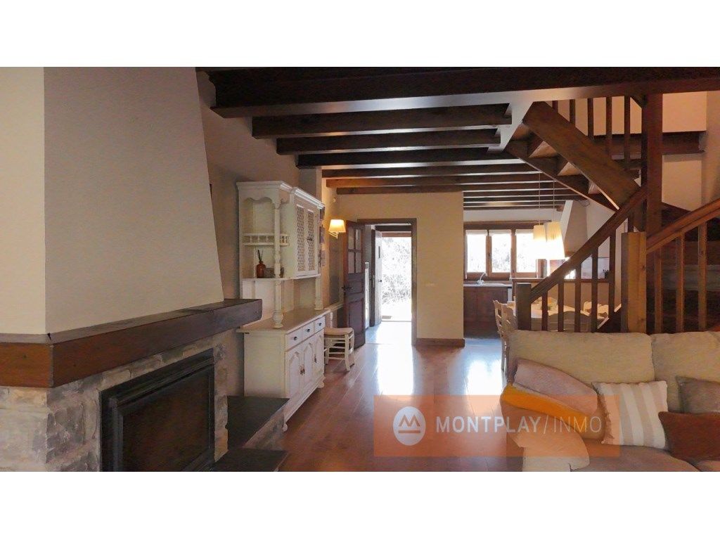 Sala d'estar de Casa adosada en venda en Naut Aran