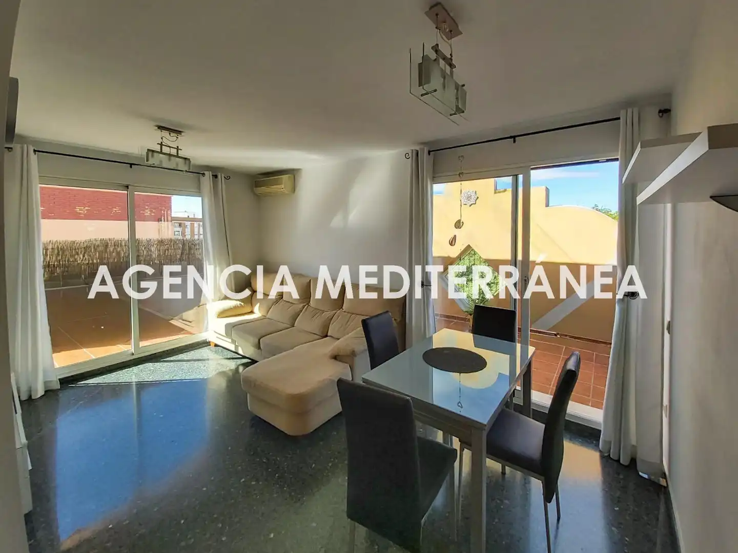 Vista exterior de Àtic de lloguer en Burjassot amb Aire condicionat, Calefacció i Terrassa