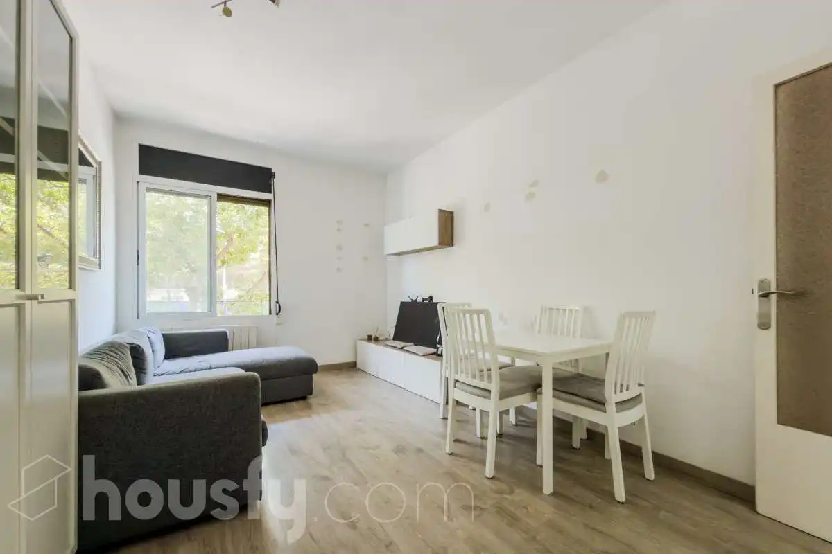 Living room of Flat for sale in Barcelona  with Heating, Terrace and Furnished