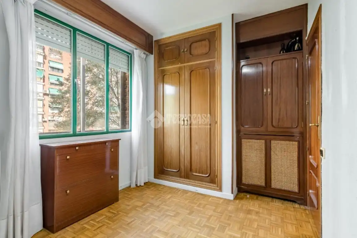 Schlafzimmer von Wohnung zum Verkauf in Madrid