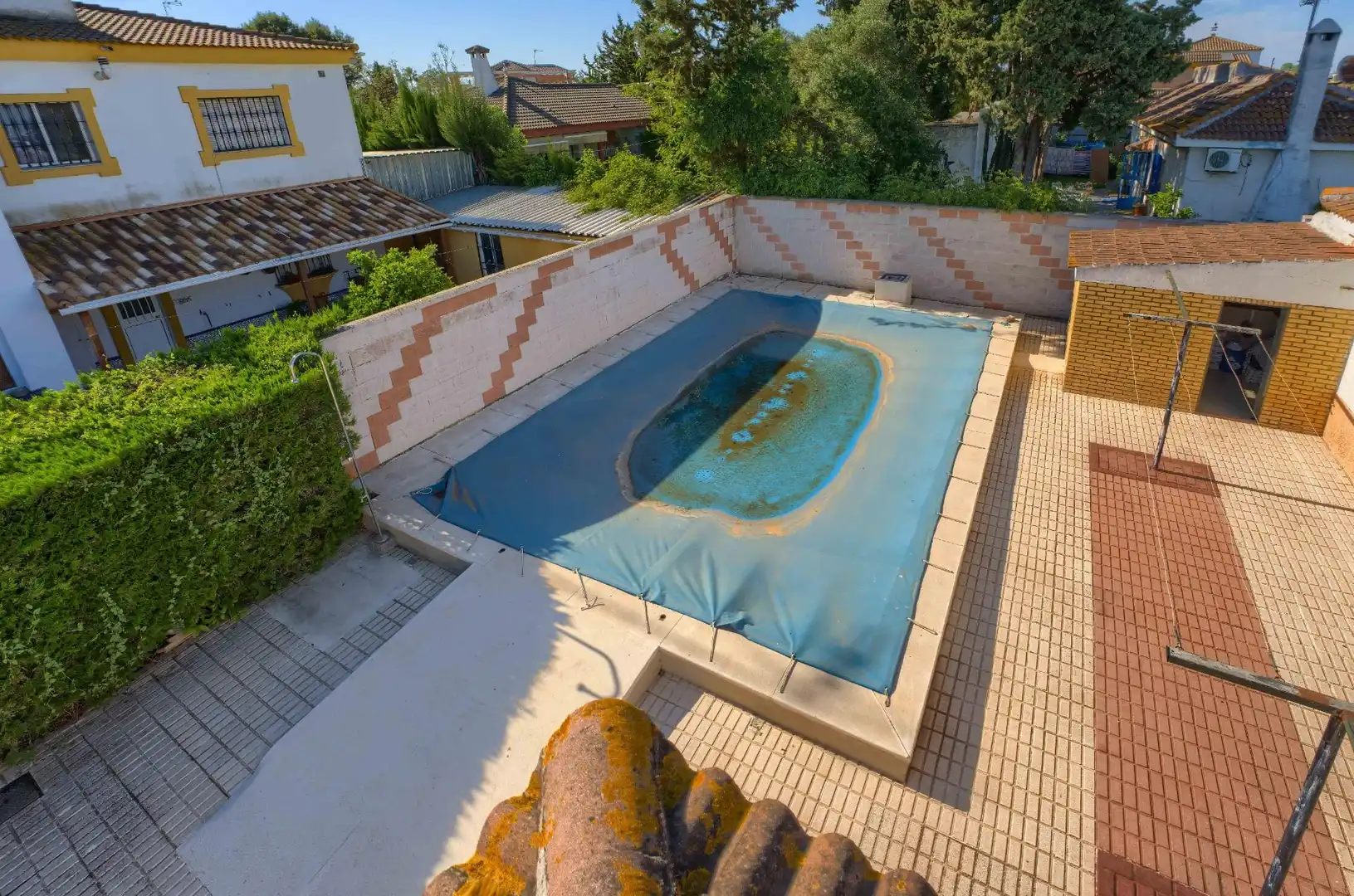 Swimming pool of Houses for sale in Palomares del Río  with Air Conditioner, Heating and Private garden