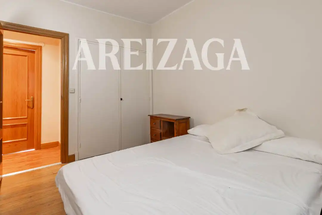 Schlafzimmer von Wohnung zum Verkauf in Donostia - San Sebastián  mit Heizung und Balkon