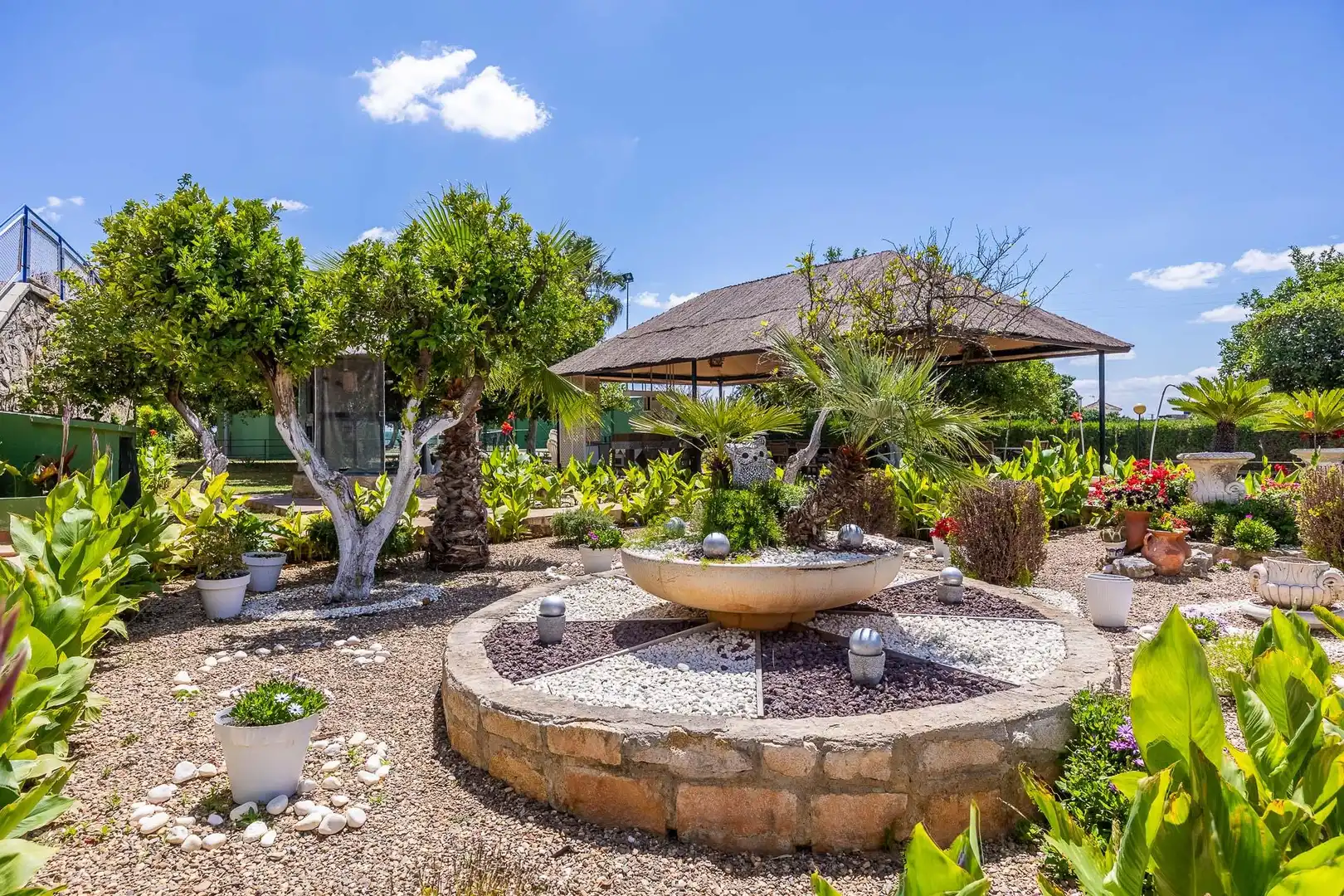 Jardí de Finca rústica en venda en Sanlúcar la Mayor amb Calefacció, Jardí privat i Terrassa