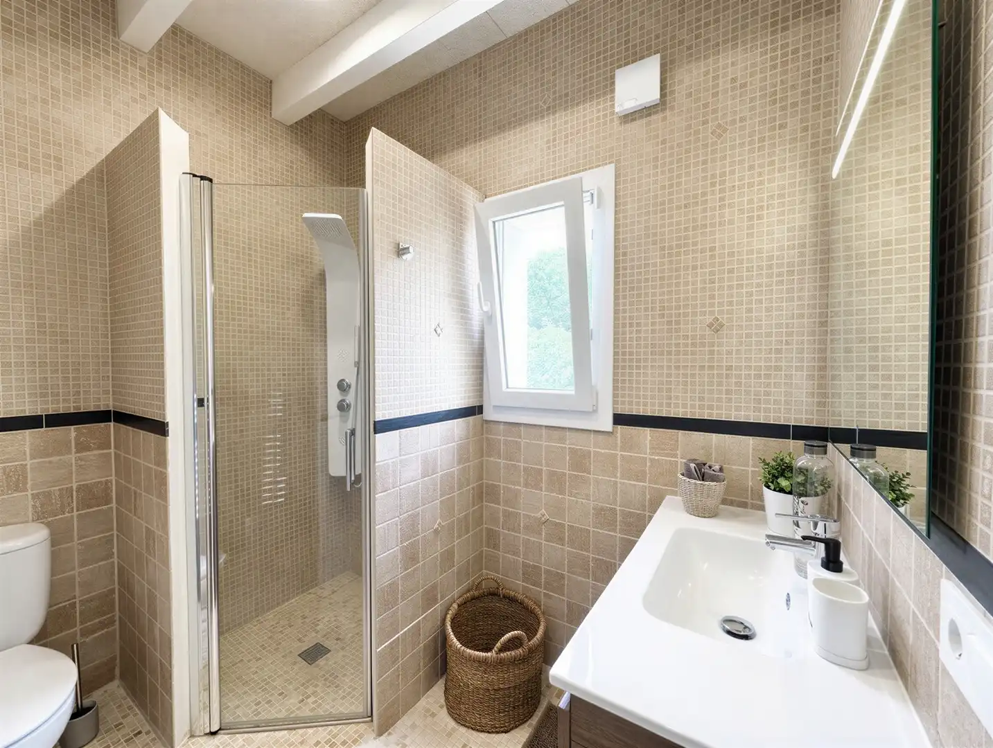 Badezimmer von Country house zum Verkauf in Llucmajor mit Klimaanlage, Abstellraum und Schwimmbad