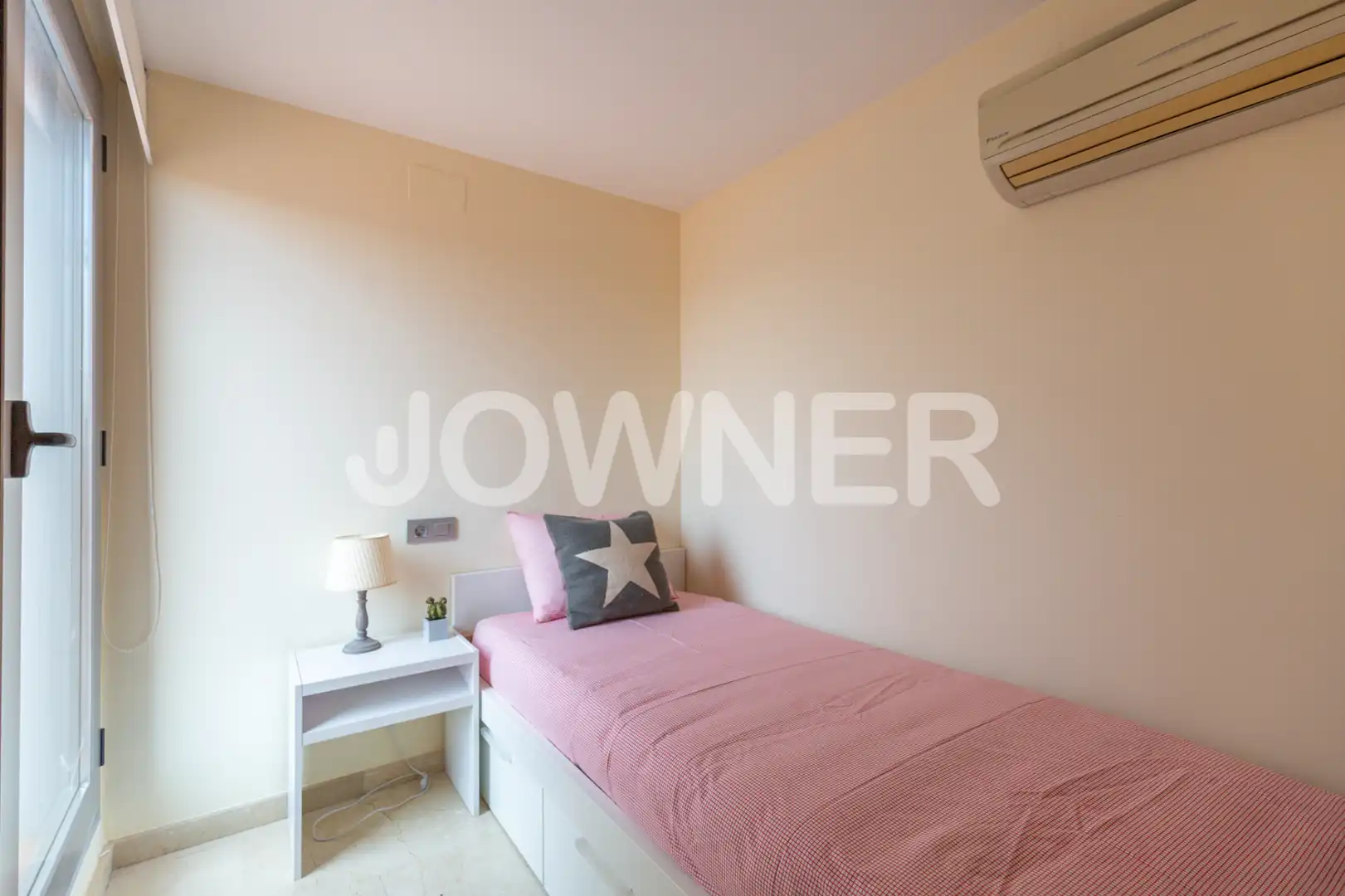 Bedroom of Attic for rent in Madrid  with Air Conditioner, Heating and Terrace
