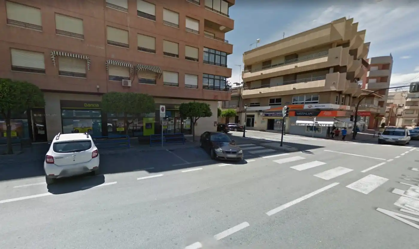 Local comercial en venta en Avenida Fabian Escribano 26, imagen 4
