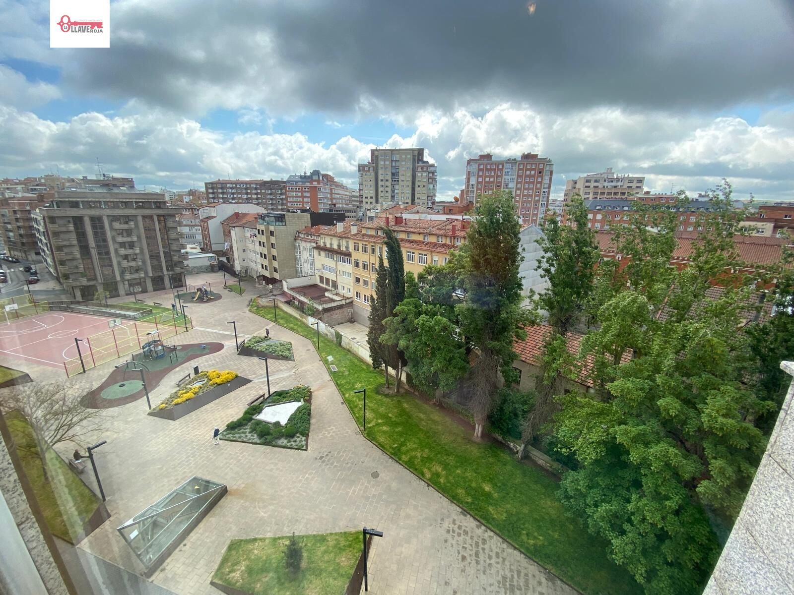 Vista exterior de Apartament de lloguer en Burgos Capital amb Calefacció