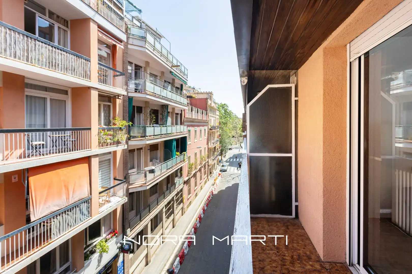 Vista exterior de Piso en venta en Barcelona con Calefacción, Terraza y Balcón