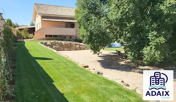 Garten von Haus oder Chalet zum Verkauf in Layos mit Klimaanlage, Heizung und Parkett