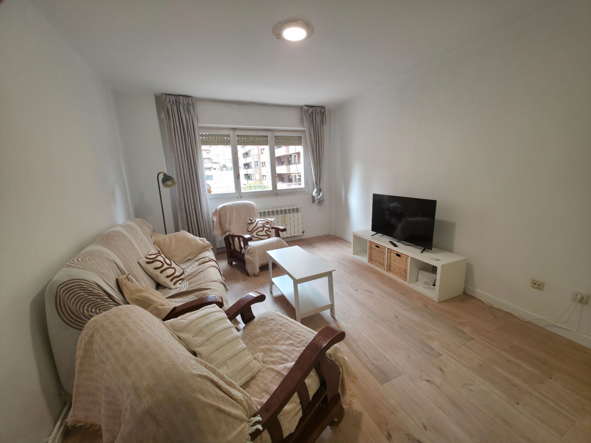 Pis de lloguer a Gran Passeig de Ronda, 81, Joc de la Bola - Camps d'Esports