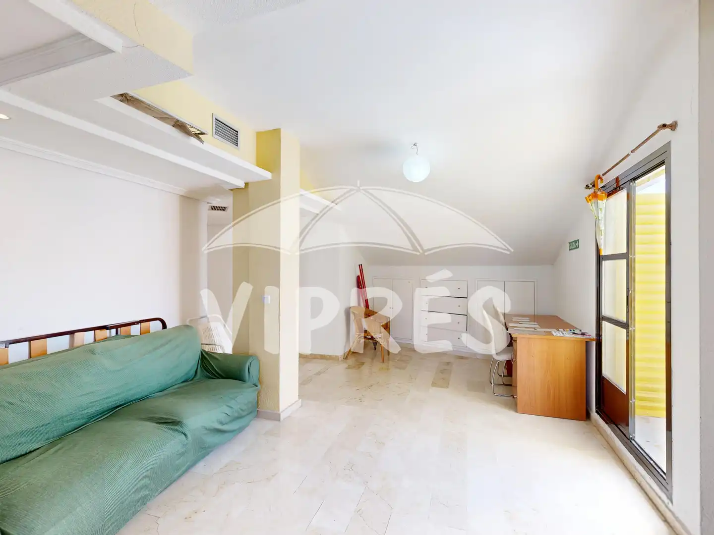 Sala de estar de Dúplex en venta en Cáceres con Trastero