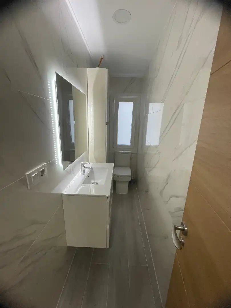 Bathroom of Flat for rent in Vigo   with Heating, Parquet flooring and Storage room