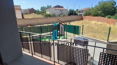 Photo 4 of Single-family semi-detached for sale in Avenida de la Constitución, Onzonilla, León