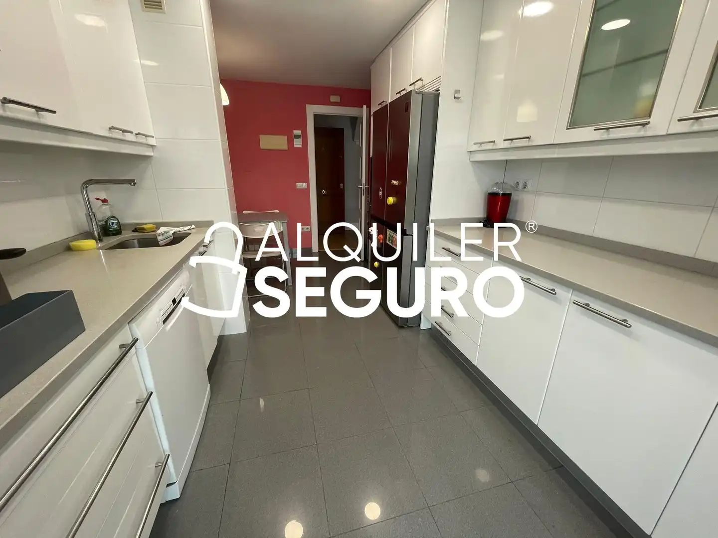 Cuina de Pis de lloguer en Madrid amb Aire condicionat, Calefacció i Piscina
