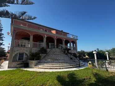 Casa con balcone in vendita a Clarà
