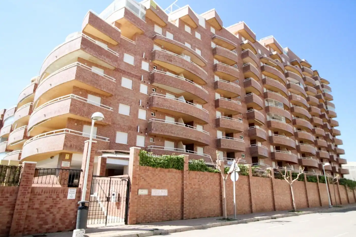 Vista exterior de Apartament en venda en Oropesa del Mar / Orpesa amb Terrassa, Moblat i Piscina comunitària