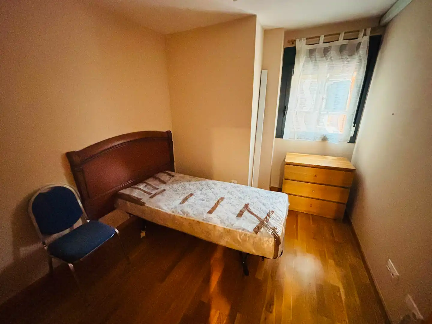 Habitación de Piso en venta en Barbastro con Aire acondicionado, Calefacción y Parquet