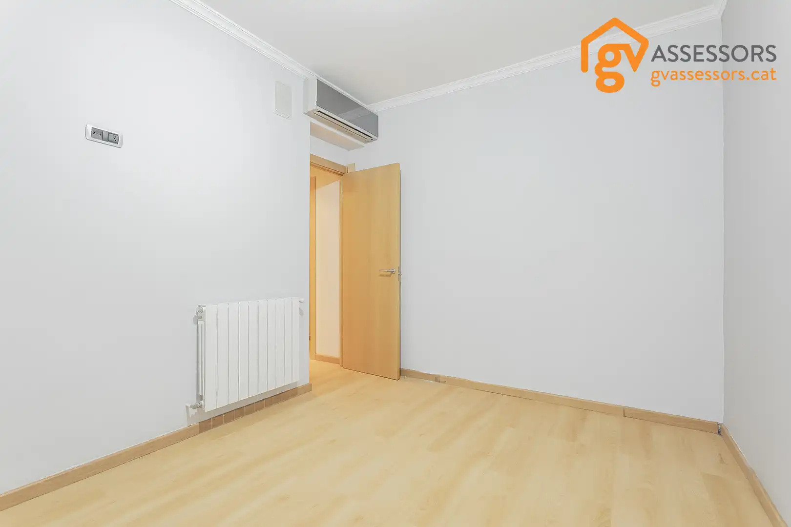 Wohnung zum Verkauf in Barcelona mit Klimaanlage, Heizung und Parkett