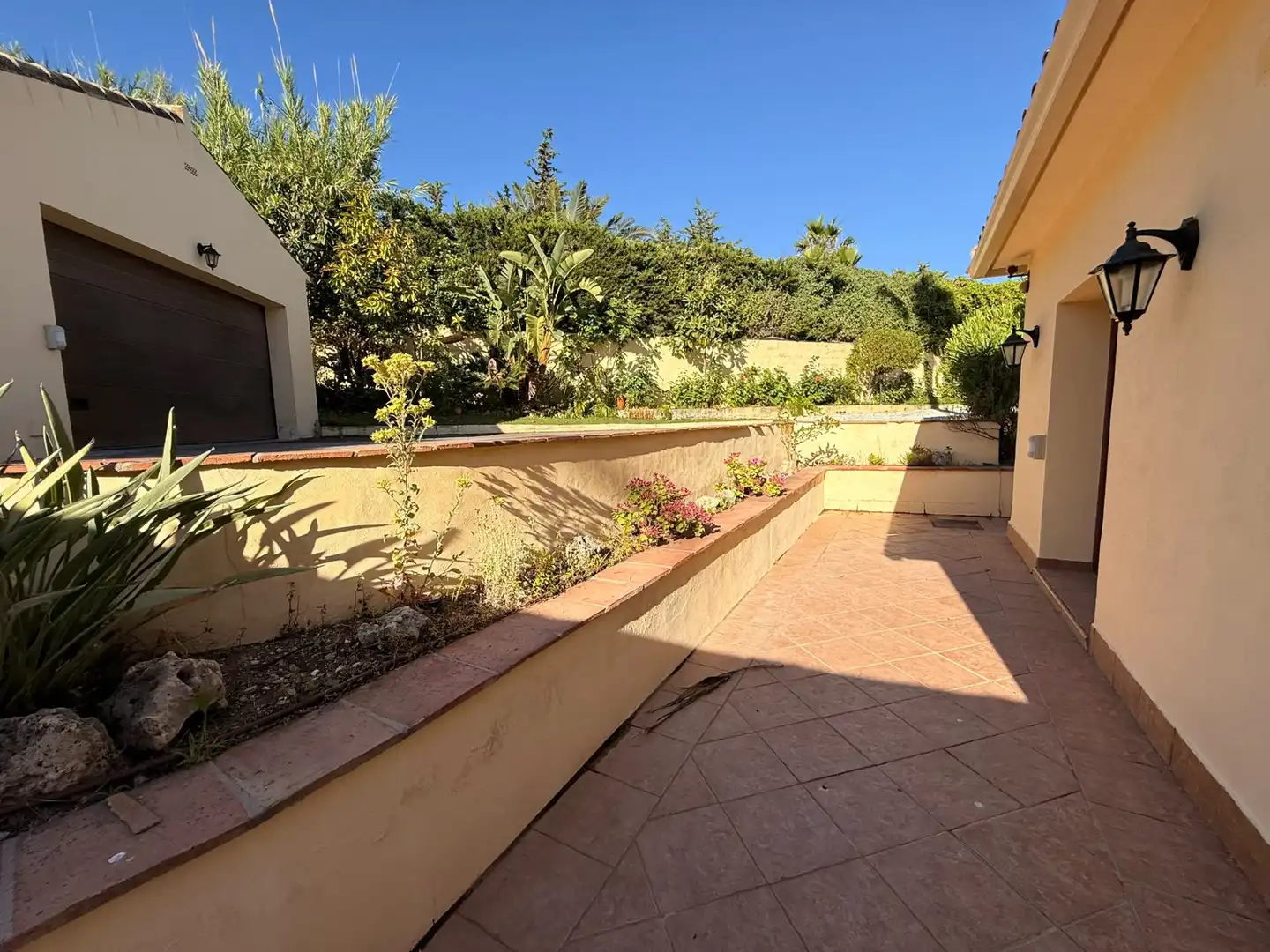Terrassa de Casa o xalet en venda en Estepona amb Aire condicionat, Jardí privat i Terrassa