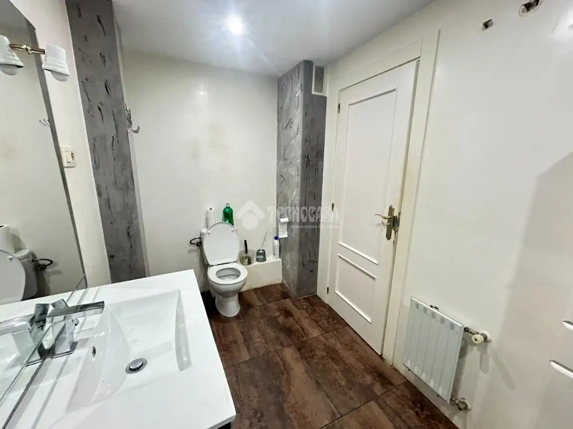 Baño de Piso en venta en Aranjuez con Aire acondicionado