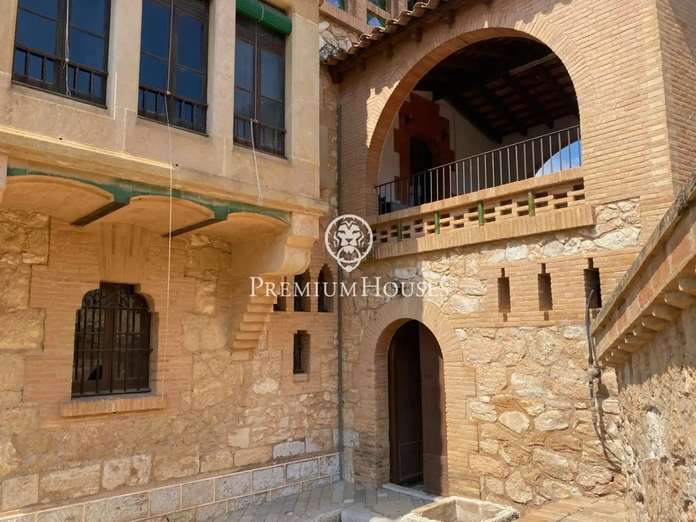 Exterior view of Country homes for sale in Sant Pere de Ribes  with Private garden, Storage room and Balcony