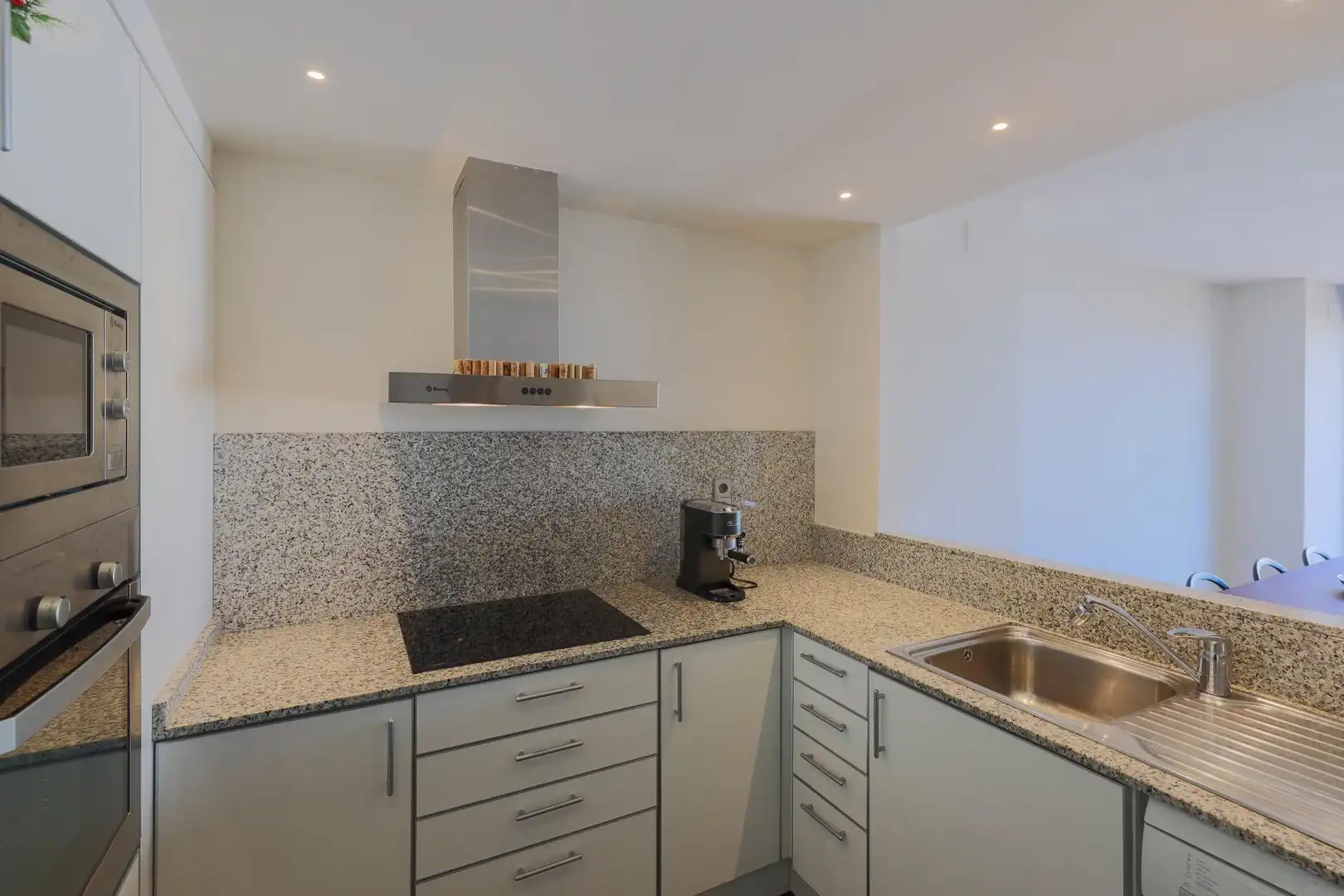Cocina de Piso de alquiler en L'Hospitalet de Llobregat con Aire acondicionado, Calefacción y Parquet