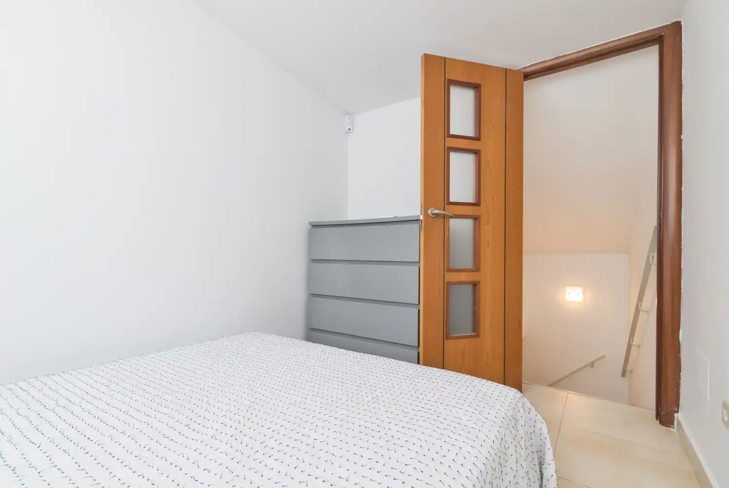 Habitación de Dúplex en venta en Carabanchel
