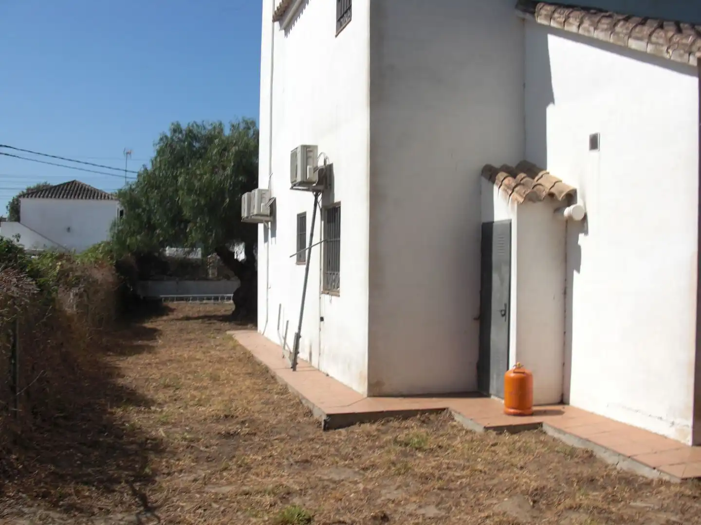 Vista exterior de Casa o xalet en venda en Chiclana de la Frontera amb Terrassa