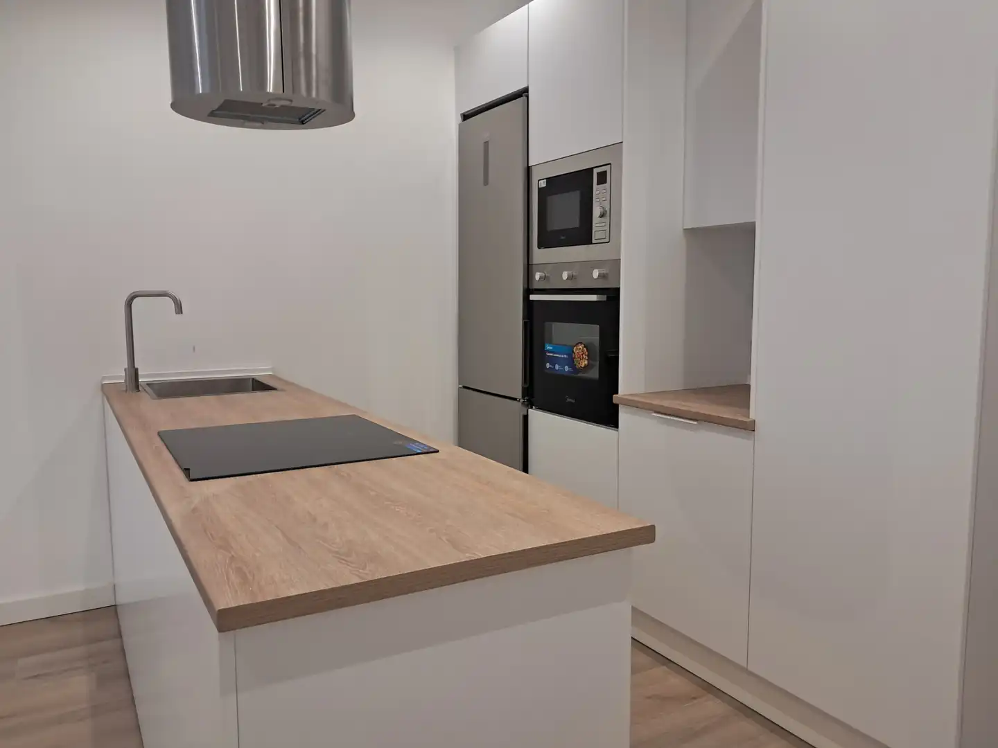 Cocina de Piso en venta en Sevilla con Aire acondicionado, Calefacción y Horno