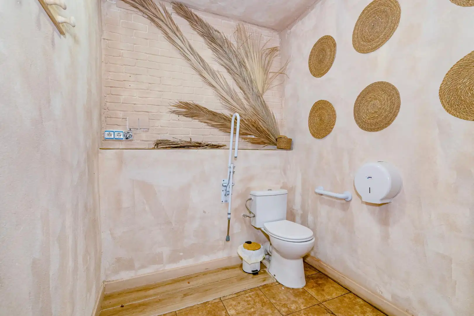 Business premises for sale in Calle del Cristo de Medinaceli 4, imagen 14