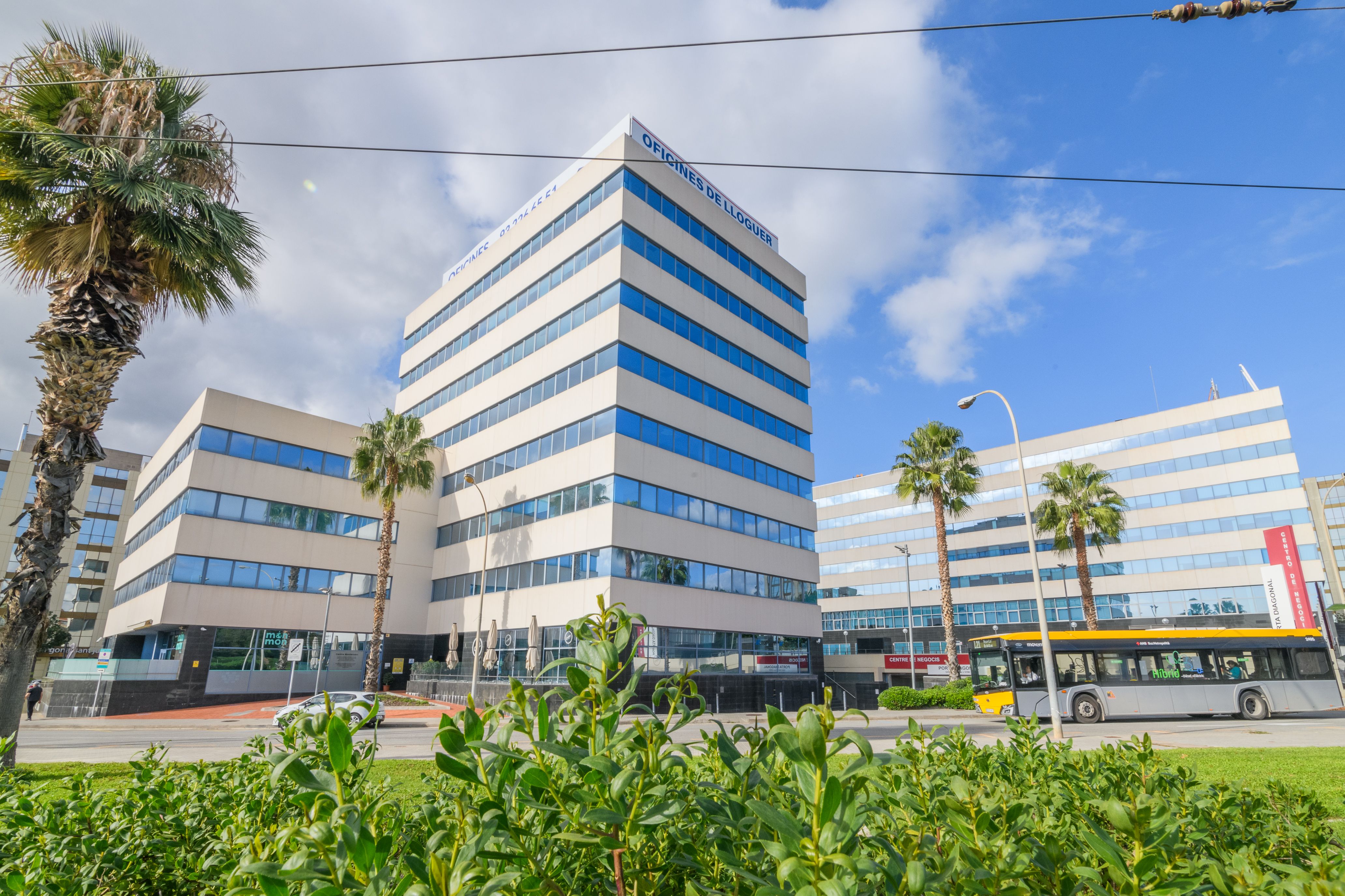 Exterior view of Office to rent in Sant Just Desvern  with Air Conditioner, Heating and Storage room
