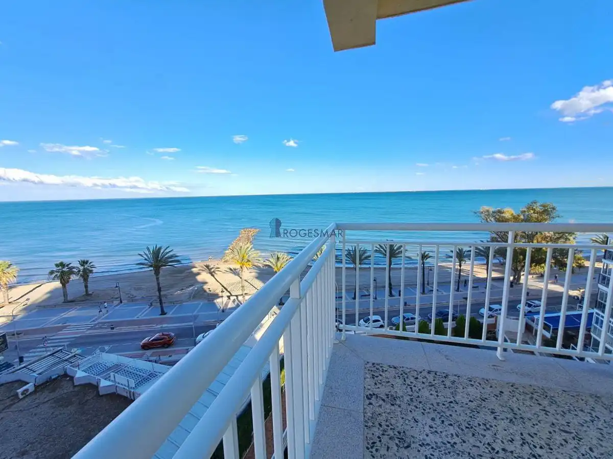 Dormitori de Apartament en venda en Benicasim / Benicàssim amb Piscina comunitària