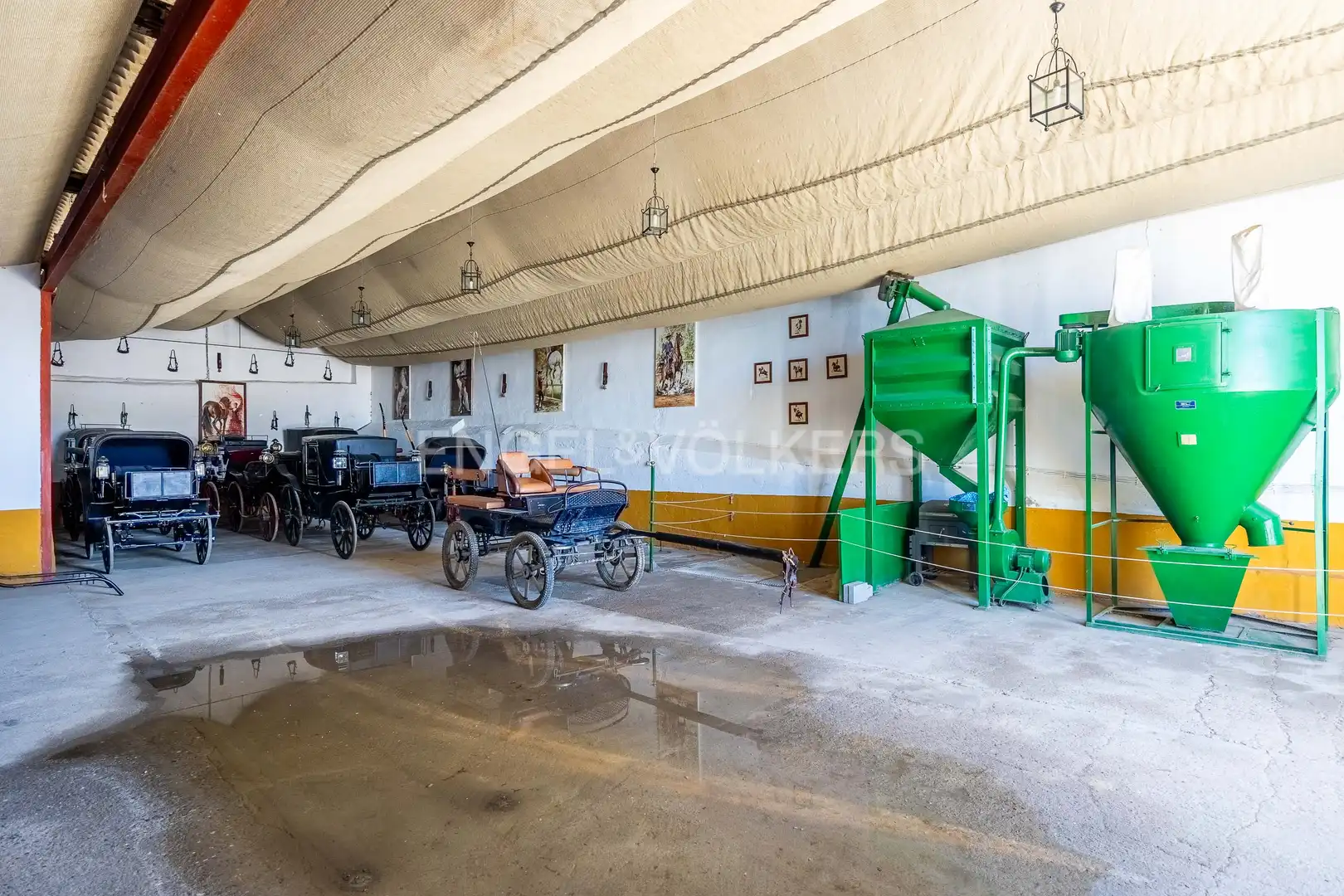 Parking de Casa o chalet en venta en Alcalá de Guadaira con Calefacción y Jardín privado