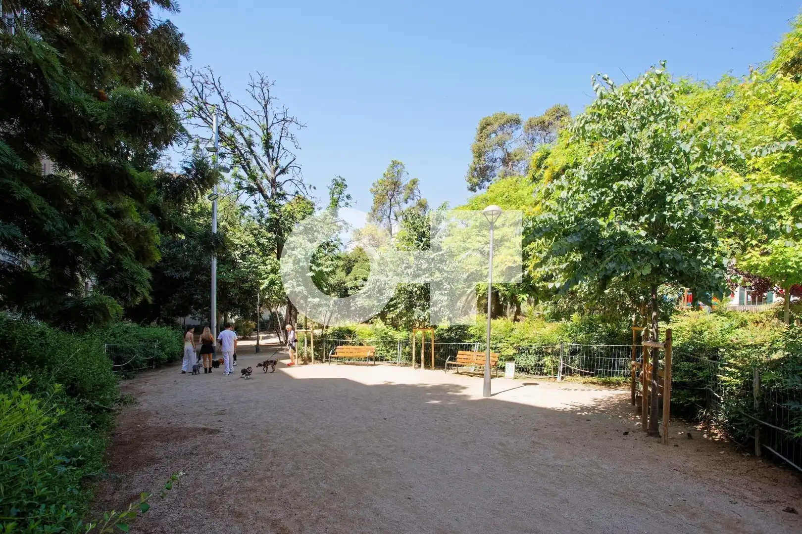 Jardí de Estudi en venda en Barcelona amb Calefacció, Parquet i Moblat