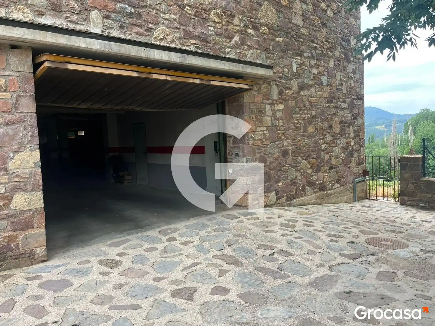 Aparcament de Àtic en venda en Laspaúles amb Calefacció, Moblat i Forn