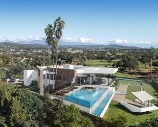 Vista exterior de Casa o xalet en venda en San Roque amb Aire condicionat, Terrassa i Piscina