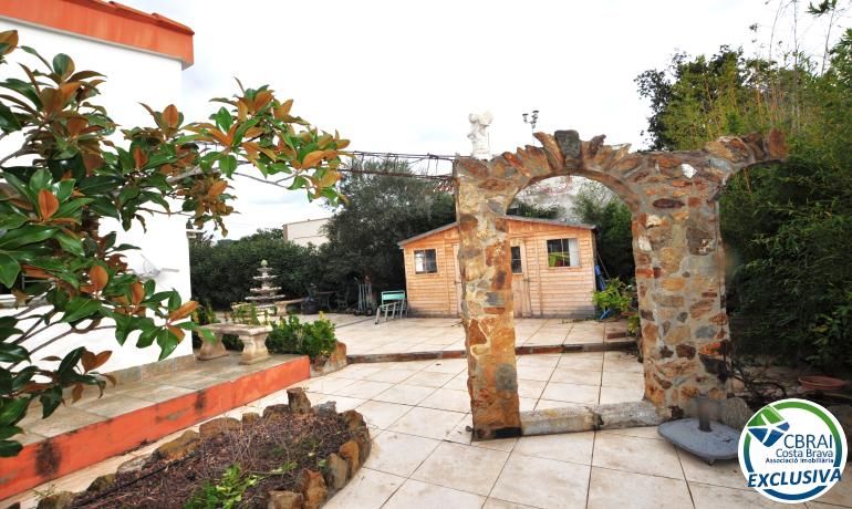 Jardí de Casa adosada en venda en Roses amb Jardí privat